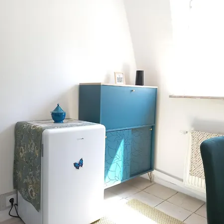Superb 80 M Duplex In Ideal Location *