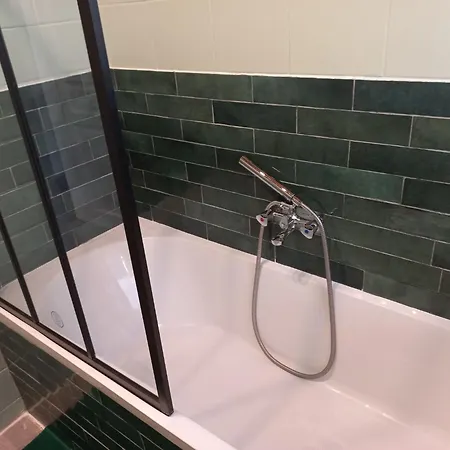 Superb 80 M Duplex In Ideal Location מולהאוס