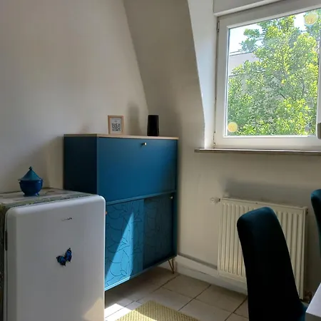 Superb 80 M Duplex In Ideal Location *