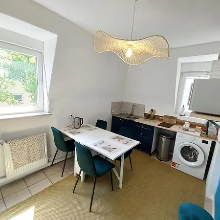Superb 80 M Duplex In Ideal Location *