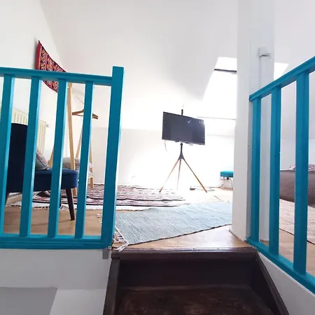 Superb 80 M Duplex In Ideal Location